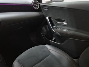 Mercedes Clase A A-CLASS 2.0 A 200 D DCT 5P 28
