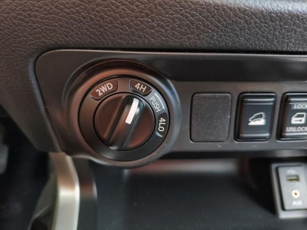 Nissan Navara NAVARA 2.3 DCI 163CV VISIA DC 4WD 4P Segunda mano