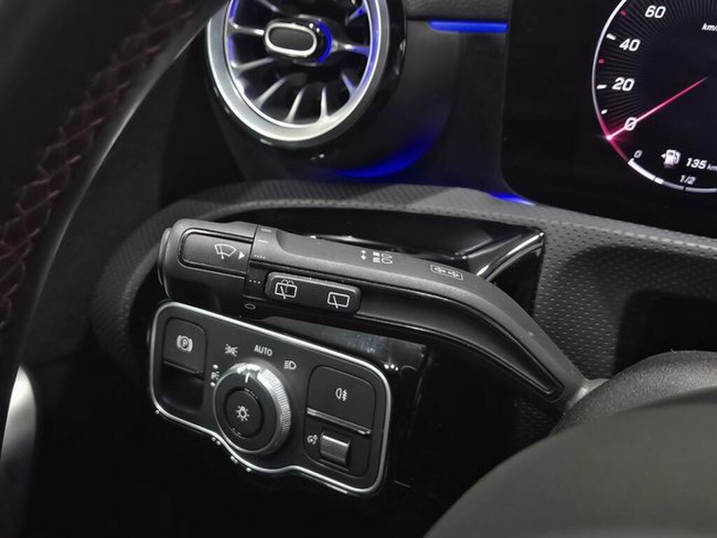 Mercedes Clase A A-CLASS 1.3 A 200 MHEV DCT 5P (AMG LINE ADVANCED PLUS) Segunda mano