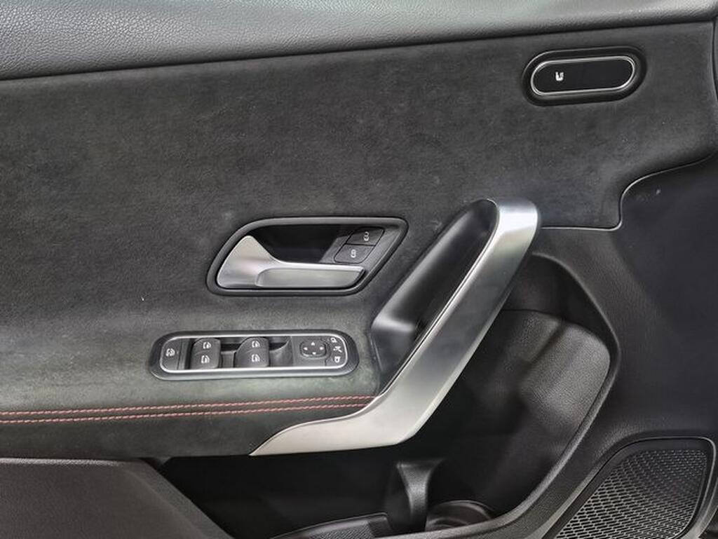 Mercedes Clase A A-CLASS 1.3 A 200 MHEV DCT 5P (AMG LINE ADVANCED PLUS) Segunda mano