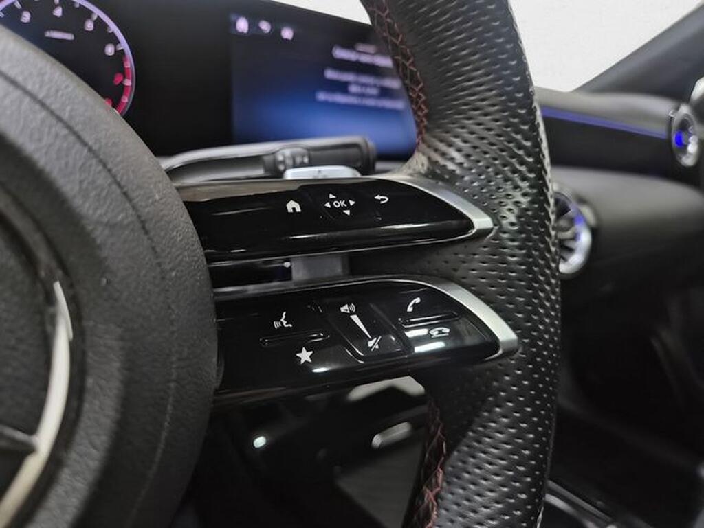 Mercedes Clase A A-CLASS 1.3 A 200 MHEV DCT 5P (AMG LINE ADVANCED PLUS) Segunda mano
