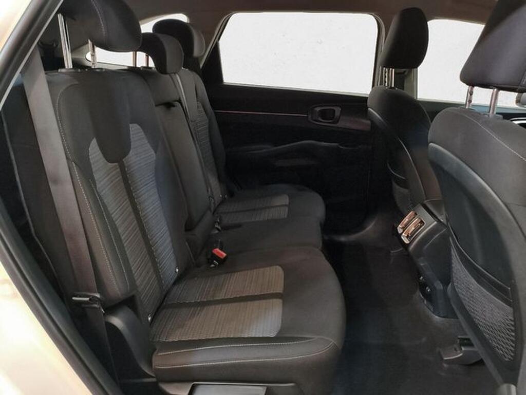 Kia Sorento SORENTO 2.2 CRDI DRIVE AUTO 2WD 5P 7 Plazas Segunda mano