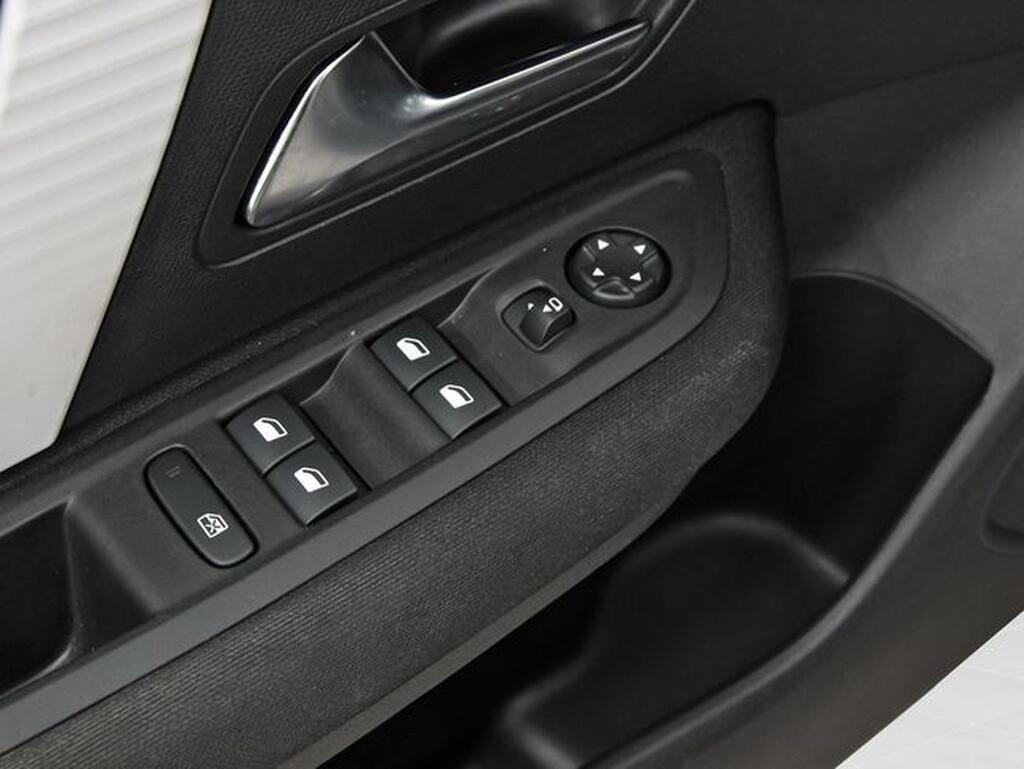 Citroën C4 C4 1.2 HYBRID MHEV 136 EDCS6 PLUS 5P Segunda mano