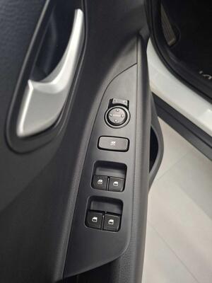 Kia Stonic STONIC SUV 1.0 T-GDI MHEV IMT 74KW CONCEPT 100 5P 12