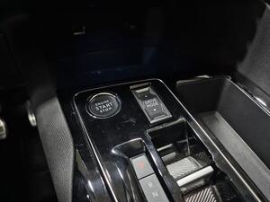 Peugeot 3008 3008 1.6 HYBRID 225 E-AUTO GT 5P 26