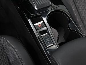 Peugeot 2008 2008 1.2 HYBRID 145 ALLURE EDSC6 5P 31