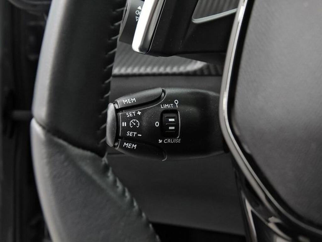 Peugeot 2008 2008 1.2 HYBRID 145 ALLURE EDSC6 5P Segunda mano