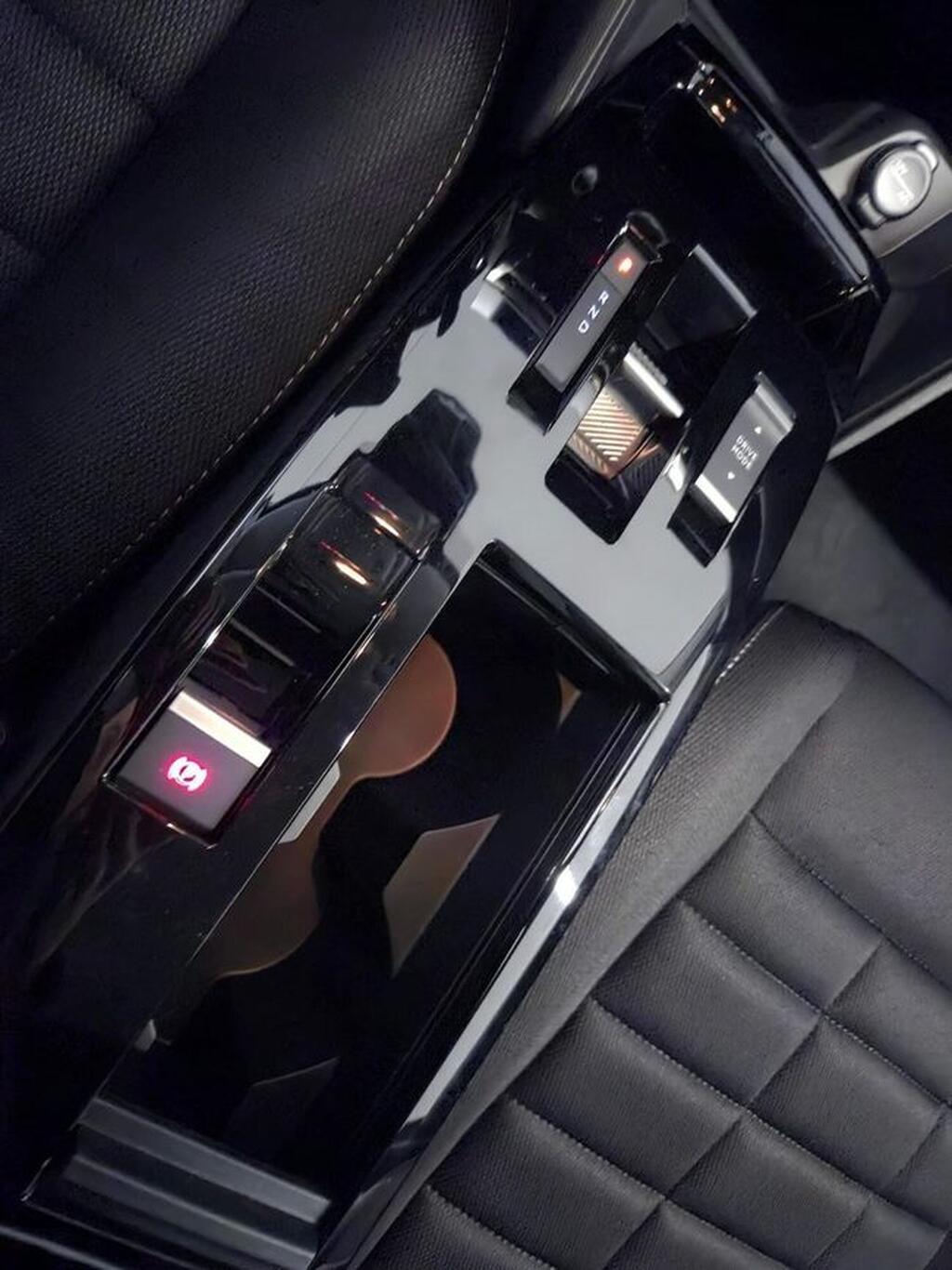Citroën C4 C4 1.2 HYBRID MHEV 110 EDSC6 PLUS 5P (KMO) Km0