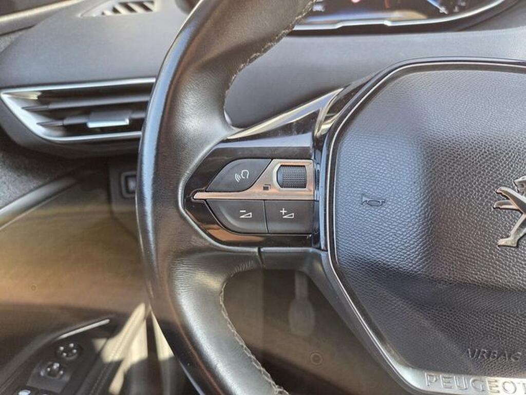 Peugeot 5008 5008 ALLURE 1.2 PURETECH 130 CV S&S 5P 7 PLAZAS Segunda mano
