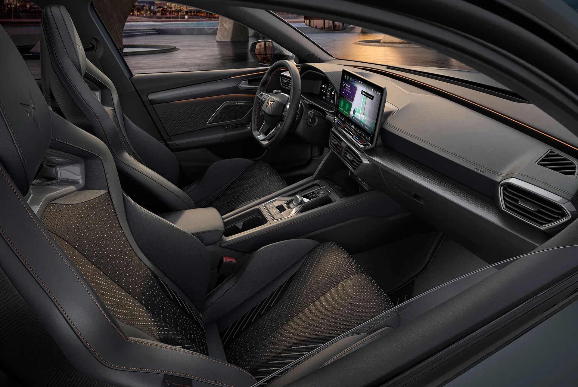 Cupra León interior