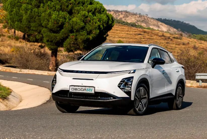 Omoda 5 EV exterior