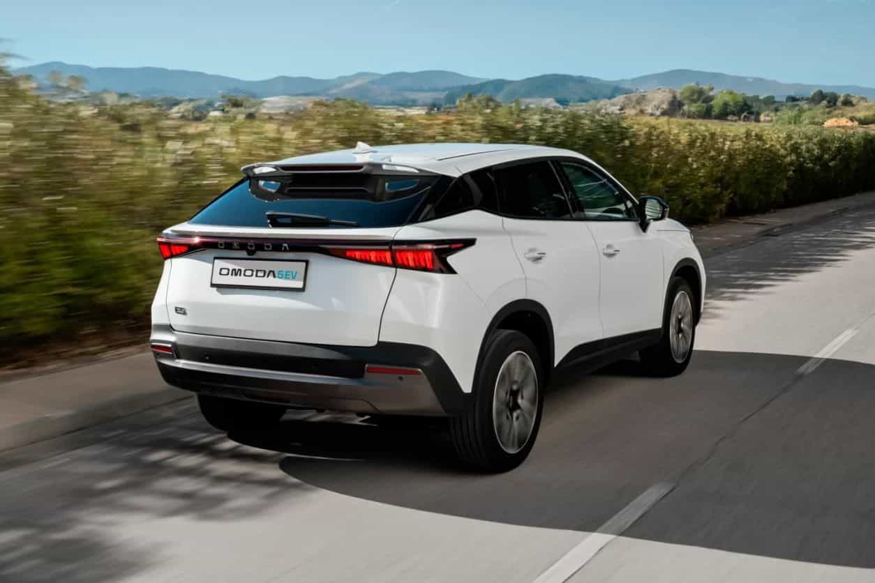 Omoda 5 EV exterior
