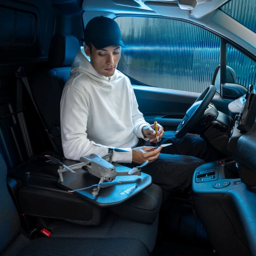 Peugeot e-Partner interior