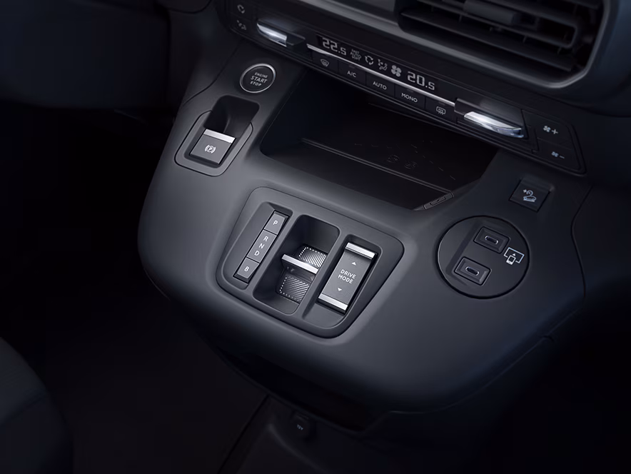 Opel Combo Cargo Electric interior
