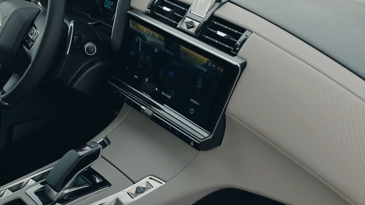 DS DS 7 interior