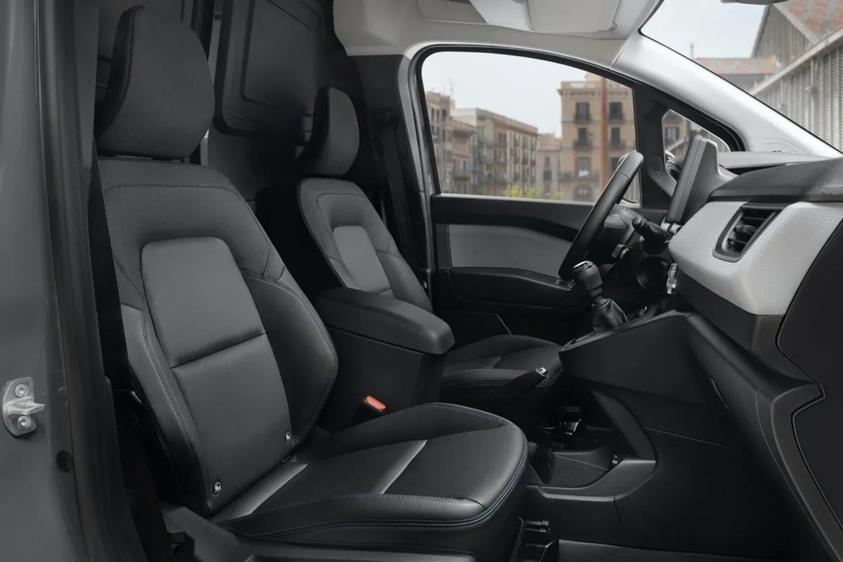Nissan Townstar interior