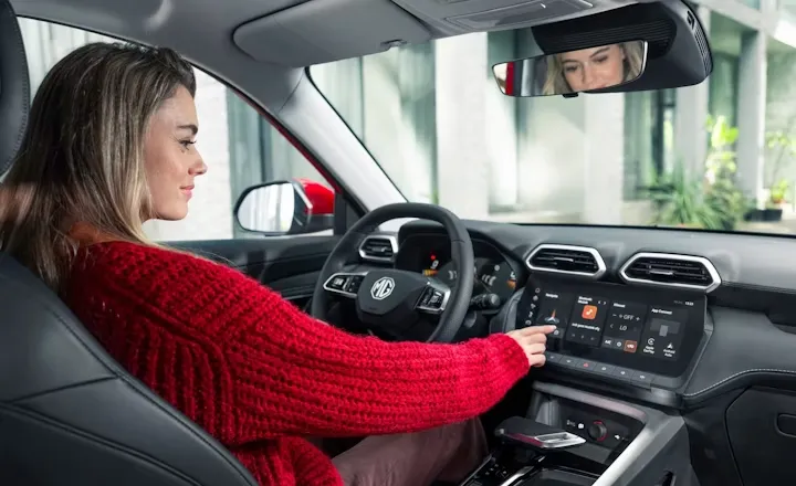 MG ZS interior