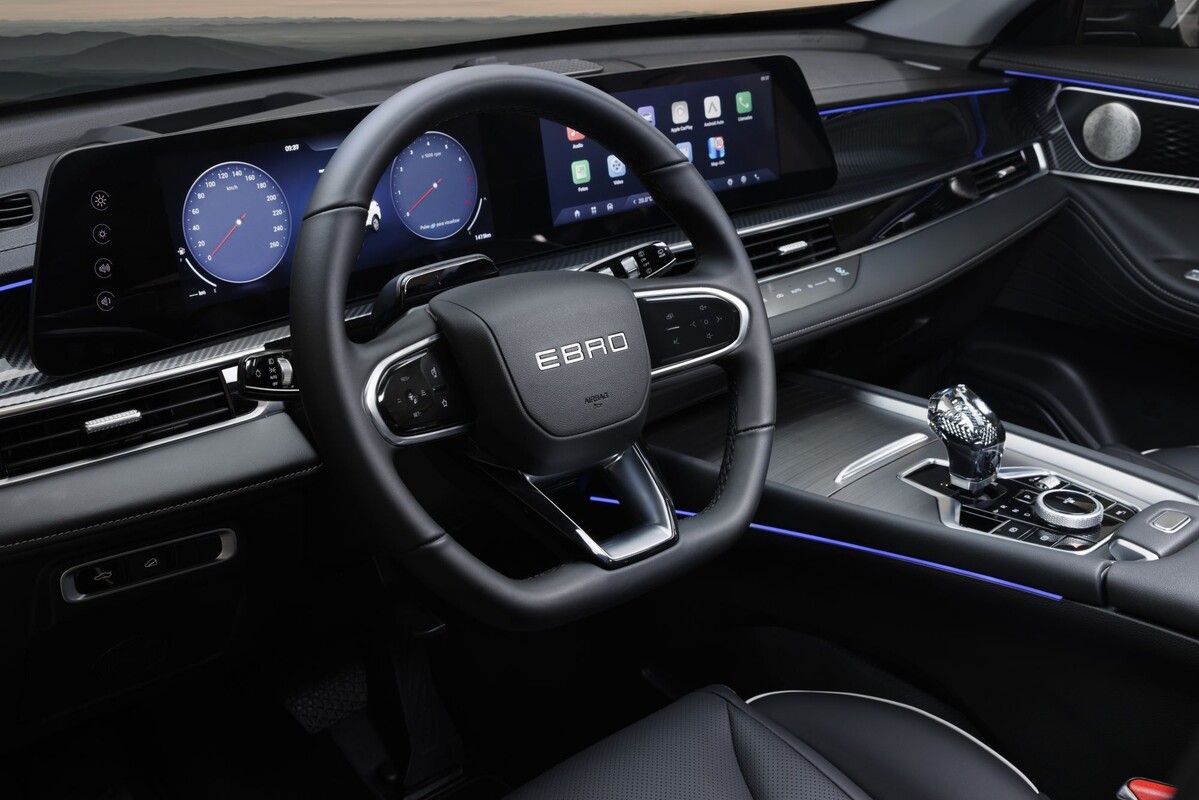 Ebro S700 interior