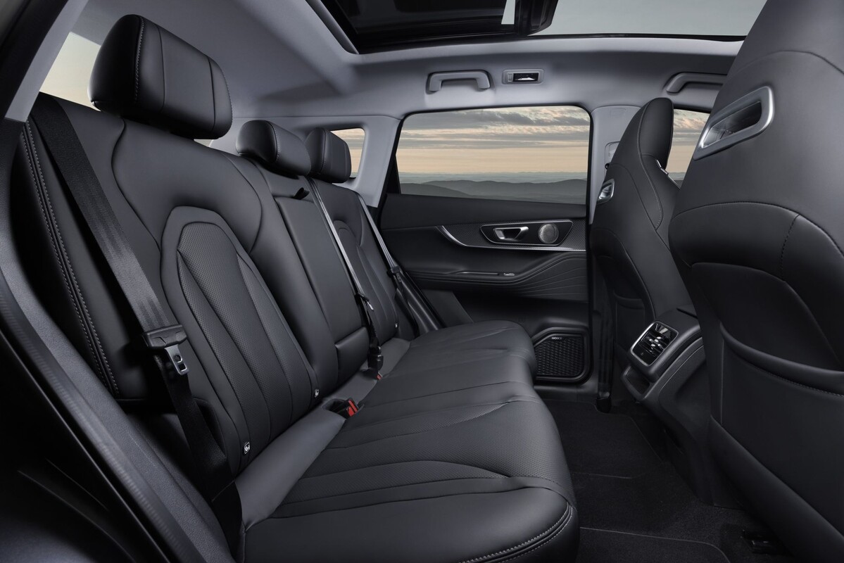 Ebro S700 interior