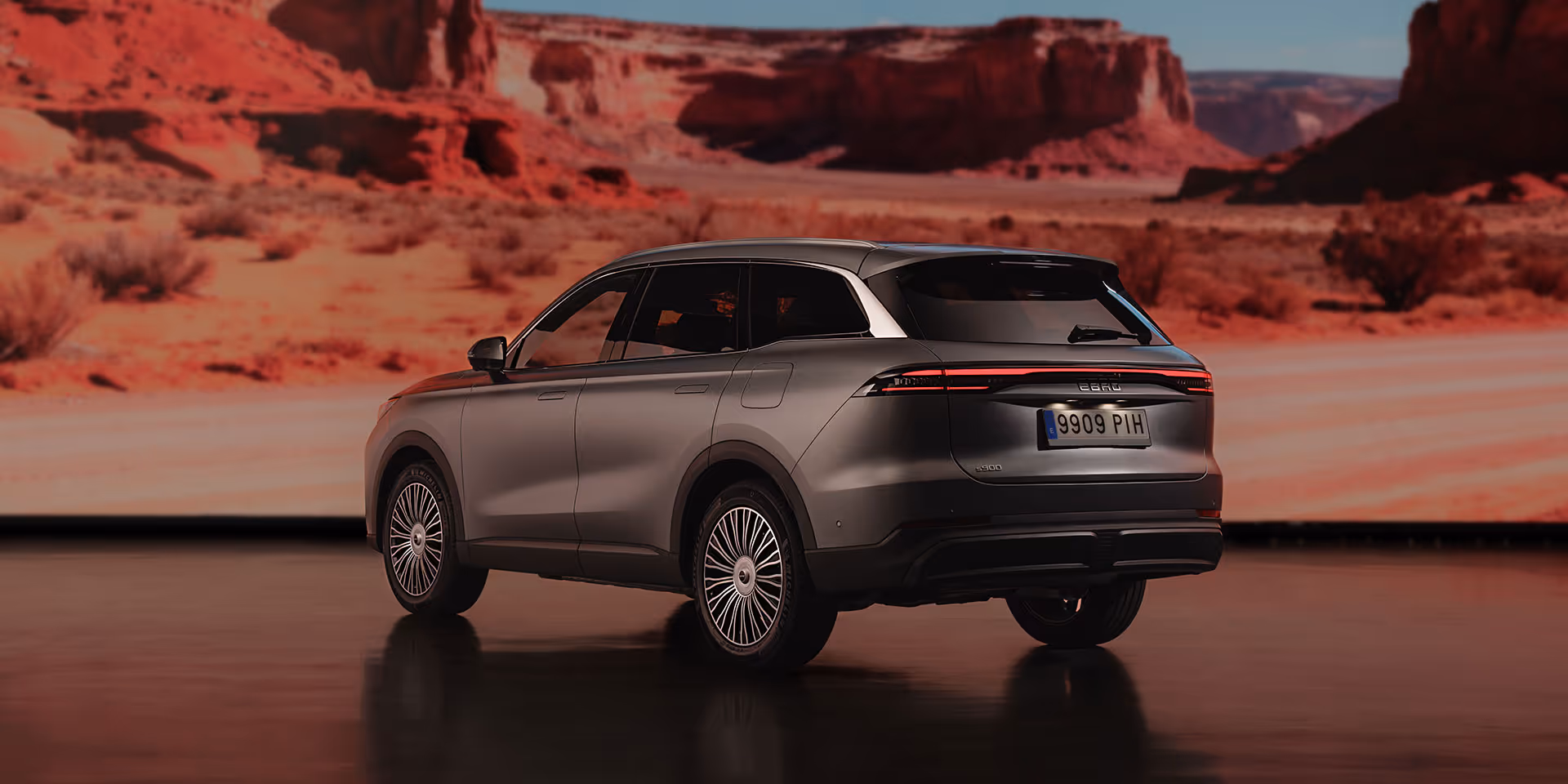Ebro S900 exterior