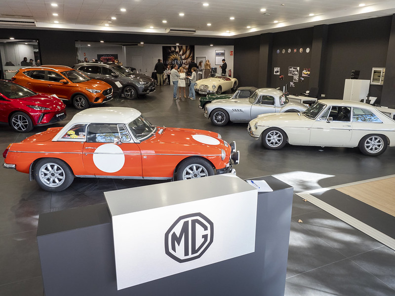 MG YOMOVO SARMOVIL - SABADELL